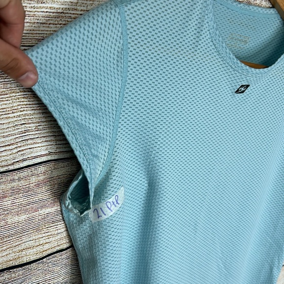 Sugoi Stretchy Blue Active Top size Medium - M-29 - Picture 3 of 3